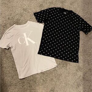 2 Calvin Klein t-shirts (unisex)